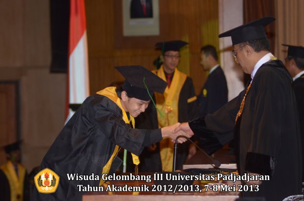 wisuda-unpad-gel-iii-ta-2012_2013-fakultas-kedokteran-oleh-rektor-167