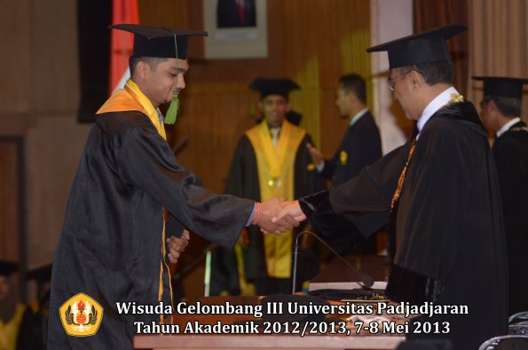 wisuda-unpad-gel-iii-ta-2012_2013-fakultas-kedokteran-oleh-rektor-170