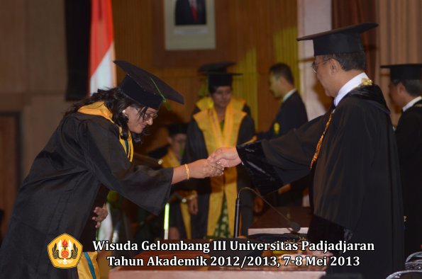 wisuda-unpad-gel-iii-ta-2012_2013-fakultas-kedokteran-oleh-rektor-172