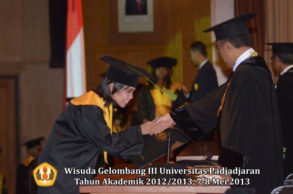 wisuda-unpad-gel-iii-ta-2012_2013-fakultas-kedokteran-oleh-rektor-181