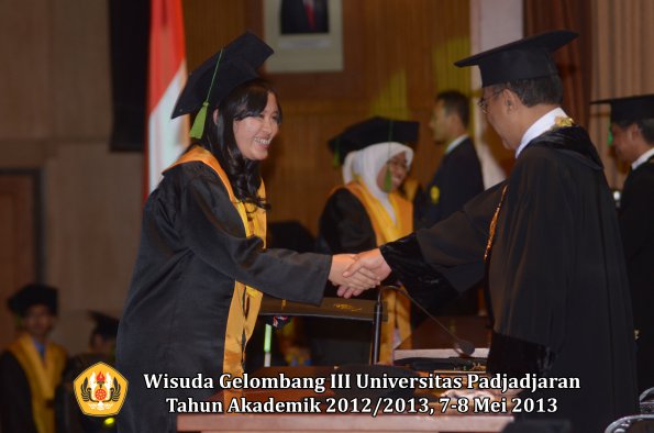 wisuda-unpad-gel-iii-ta-2012_2013-fakultas-kedokteran-oleh-rektor-190