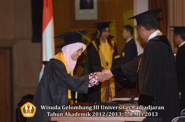 wisuda-unpad-gel-iii-ta-2012_2013-fakultas-kedokteran-oleh-rektor-192