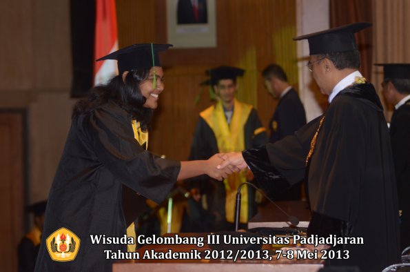 wisuda-unpad-gel-iii-ta-2012_2013-fakultas-kedokteran-oleh-rektor-196