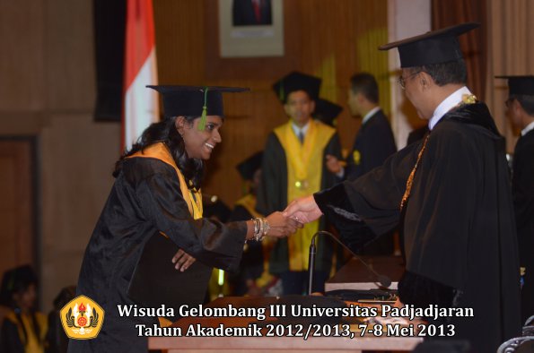 wisuda-unpad-gel-iii-ta-2012_2013-fakultas-kedokteran-oleh-rektor-205