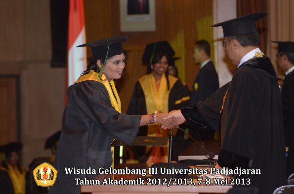 wisuda-unpad-gel-iii-ta-2012_2013-fakultas-kedokteran-oleh-rektor-208