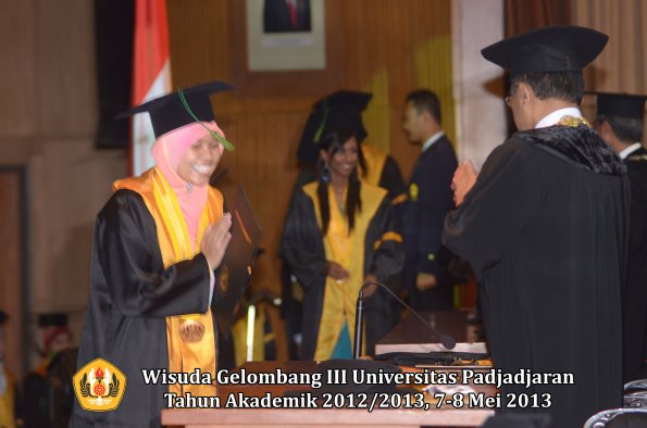 wisuda-unpad-gel-iii-ta-2012_2013-fakultas-kedokteran-oleh-rektor-211