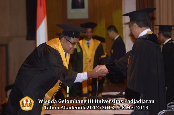 wisuda-unpad-gel-iii-ta-2012_2013-fakultas-kedokteran-oleh-rektor-213