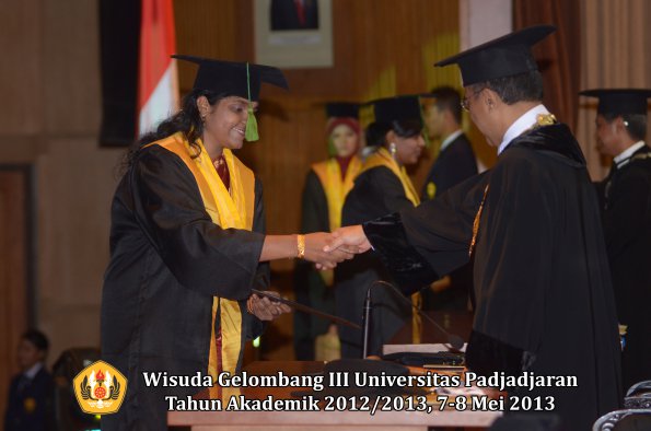 wisuda-unpad-gel-iii-ta-2012_2013-fakultas-kedokteran-oleh-rektor-216