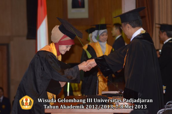 wisuda-unpad-gel-iii-ta-2012_2013-fakultas-kedokteran-oleh-rektor-218