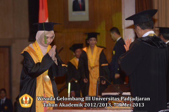 wisuda-unpad-gel-iii-ta-2012_2013-fakultas-kedokteran-oleh-rektor-220