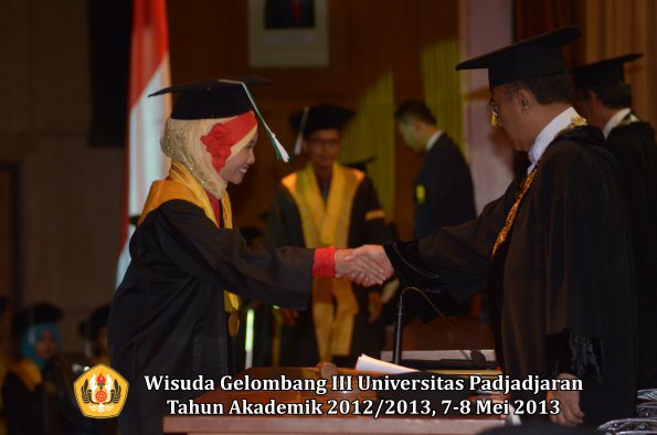 wisuda-unpad-gel-iii-ta-2012_2013-fakultas-pertanian-oleh-rektor-007