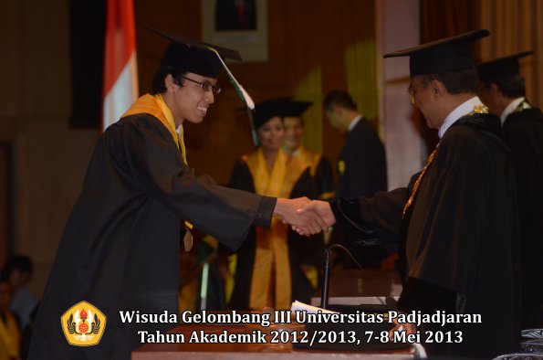 wisuda-unpad-gel-iii-ta-2012_2013-fakultas-pertanian-oleh-rektor-031