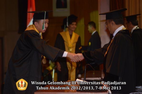 wisuda-unpad-gel-iii-ta-2012_2013-fakultas-pertanian-oleh-rektor-036