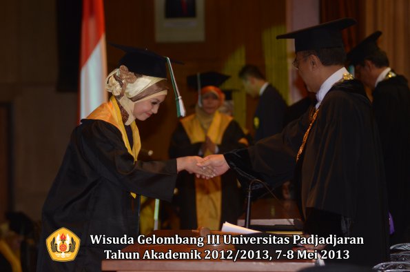 wisuda-unpad-gel-iii-ta-2012_2013-fakultas-pertanian-oleh-rektor-044