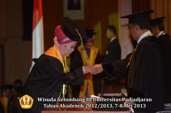 wisuda-unpad-gel-iii-ta-2012_2013-fakultas-pertanian-oleh-rektor-063