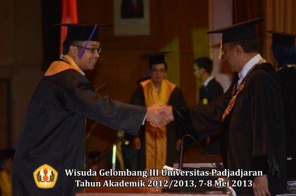 wisuda-unpad-gel-iii-ta-2012_2013-fakultas-psikologi-oleh-rektor-008