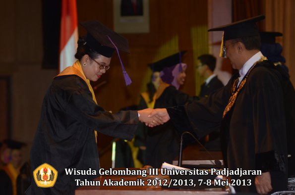 wisuda-unpad-gel-iii-ta-2012_2013-fakultas-psikologi-oleh-rektor-009