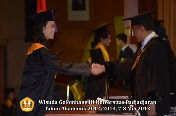 wisuda-unpad-gel-iii-ta-2012_2013-fakultas-psikologi-oleh-rektor-011
