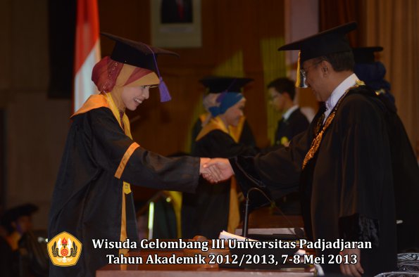 wisuda-unpad-gel-iii-ta-2012_2013-fakultas-psikologi-oleh-rektor-023