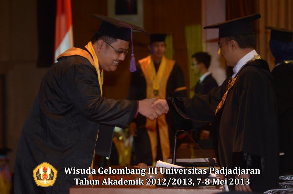 wisuda-unpad-gel-iii-ta-2012_2013-fakultas-psikologi-oleh-rektor-034