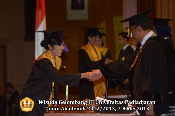 wisuda-unpad-gel-iii-ta-2012_2013-fakultas-psikologi-oleh-rektor-042