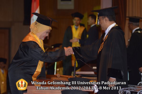 wisuda-unpad-gel-iii-ta-2012_2013-fakultas-peternakan-oleh-rektor-006