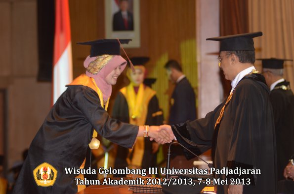 wisuda-unpad-gel-iii-ta-2012_2013-fakultas-peternakan-oleh-rektor-009