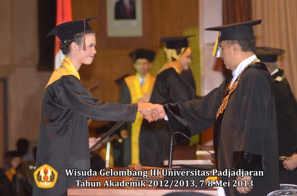 wisuda-unpad-gel-iii-ta-2012_2013-fakultas-peternakan-oleh-rektor-011