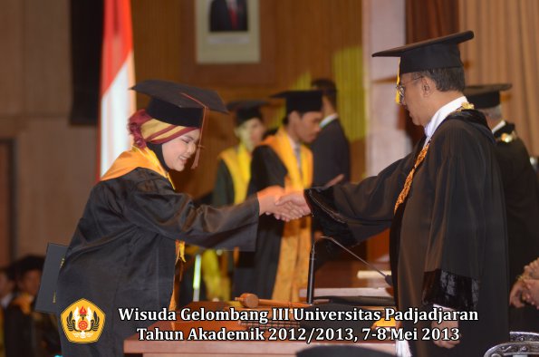 wisuda-unpad-gel-iii-ta-2012_2013-fakultas-peternakan-oleh-rektor-015