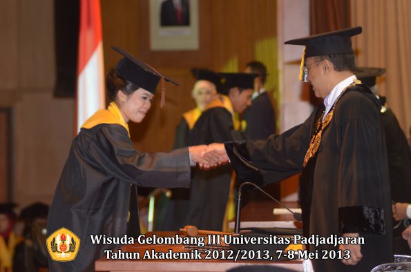 wisuda-unpad-gel-iii-ta-2012_2013-fakultas-peternakan-oleh-rektor-026