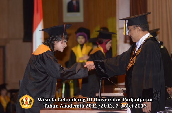 wisuda-unpad-gel-iii-ta-2012_2013-fakultas-peternakan-oleh-rektor-034