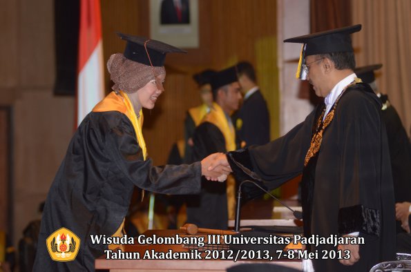 wisuda-unpad-gel-iii-ta-2012_2013-fakultas-peternakan-oleh-rektor-037