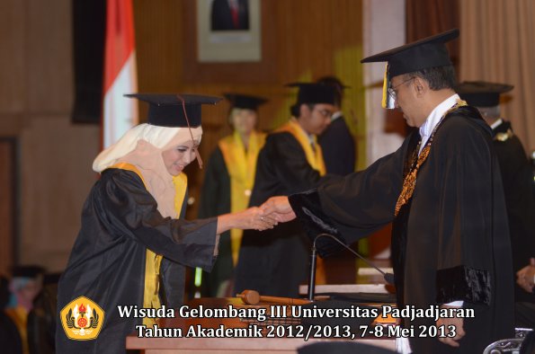 wisuda-unpad-gel-iii-ta-2012_2013-fakultas-peternakan-oleh-rektor-045