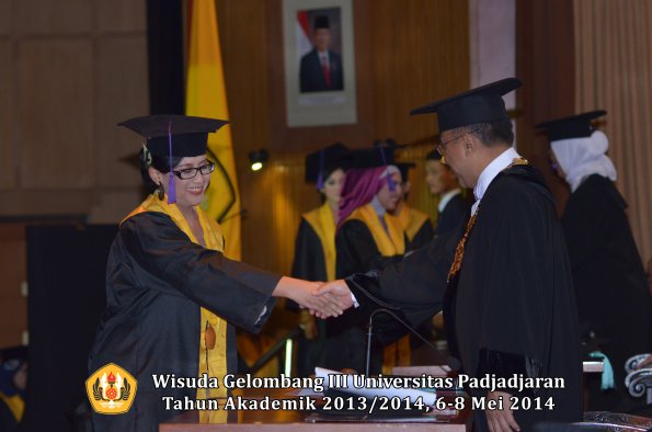 wisuda-unpad-gel-iii-ta-2013_2014-fakultas-psikologi-oleh-rektor-ilalang-foto-044