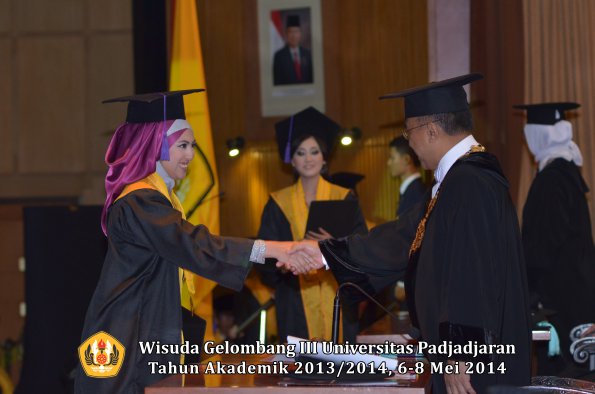 wisuda-unpad-gel-iii-ta-2013_2014-fakultas-psikologi-oleh-rektor-ilalang-foto-045