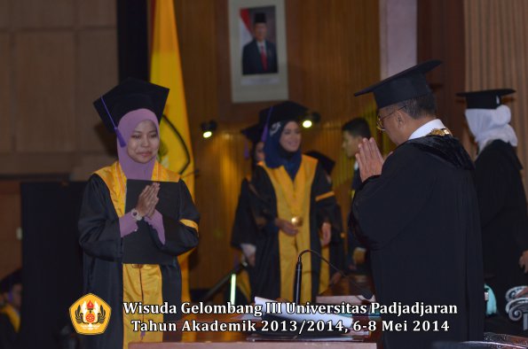 wisuda-unpad-gel-iii-ta-2013_2014-fakultas-psikologi-oleh-rektor-ilalang-foto-052