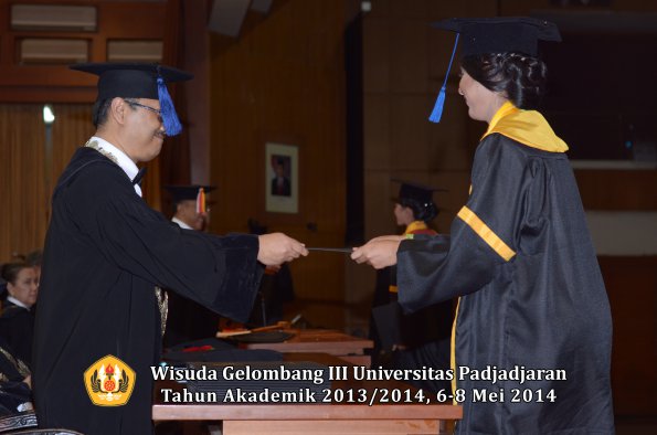 wisuda-unpad-gel-iii-ta-2013_2014-fakultas-isip-oleh-dekan-ilalang-foto-028