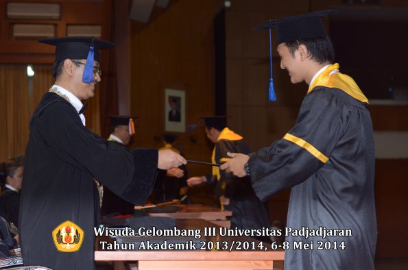 wisuda-unpad-gel-iii-ta-2013_2014-fakultas-isip-oleh-dekan-ilalang-foto-039