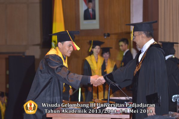 wisuda-unpad-gel-iii-ta-2013_2014-fakultas-mipa-oleh-rektor-ilalang-foto-008