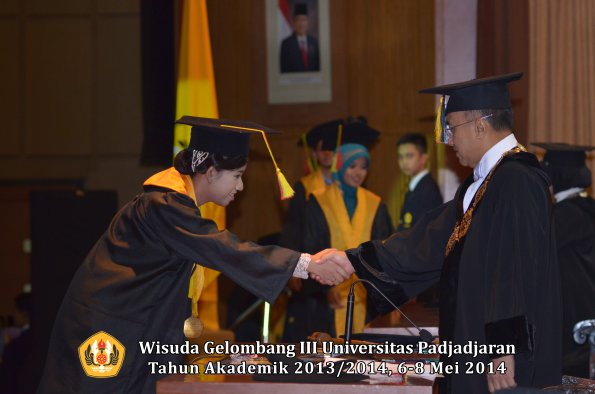 wisuda-unpad-gel-iii-ta-2013_2014-fakultas-mipa-oleh-rektor-ilalang-foto-013