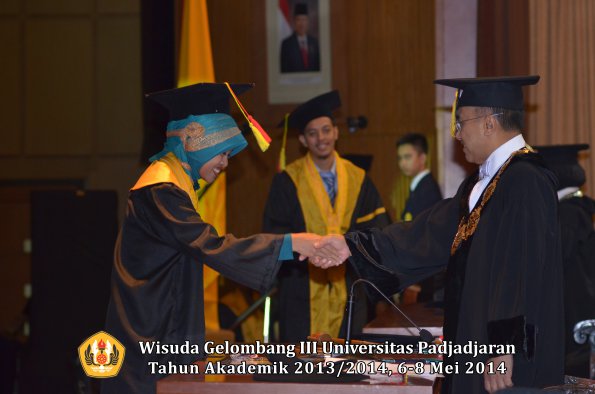 wisuda-unpad-gel-iii-ta-2013_2014-fakultas-mipa-oleh-rektor-ilalang-foto-014