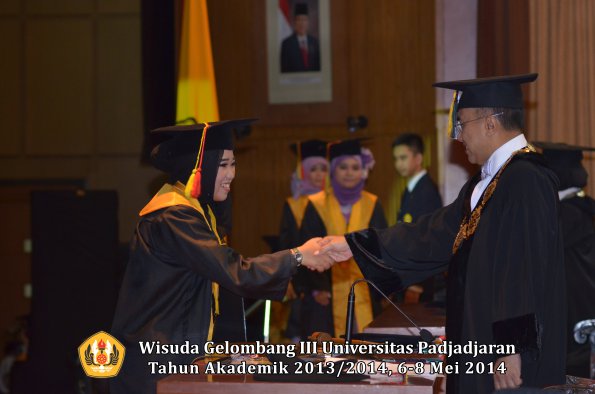 wisuda-unpad-gel-iii-ta-2013_2014-fakultas-mipa-oleh-rektor-ilalang-foto-019