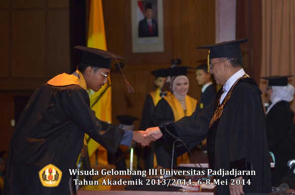 wisuda-unpad-gel-iii-ta-2013_2014-fakultas-peternakan-oleh-rektor-ilalang-foto-057