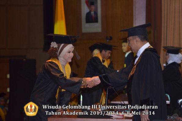 wisuda-unpad-gel-iii-ta-2013_2014-fakultas-peternakan-oleh-rektor-ilalang-foto-058