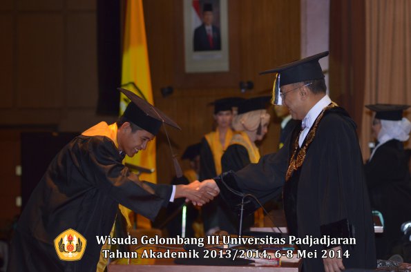 wisuda-unpad-gel-iii-ta-2013_2014-fakultas-peternakan-oleh-rektor-ilalang-foto-059