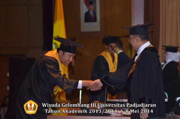 wisuda-unpad-gel-iii-ta-2013_2014-fakultas-peternakan-oleh-rektor-ilalang-foto-075