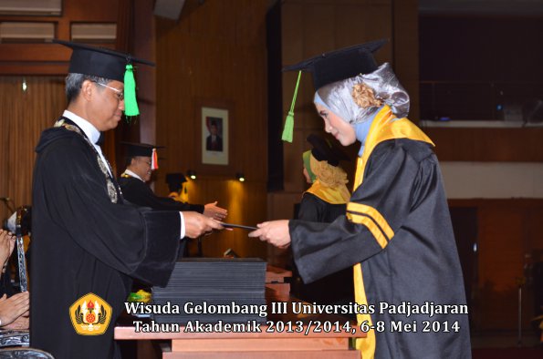 wisuda-unpad-gel-iii-ta-2013_2014-fakultas-kedokteran-oleh-dekan-ilalang-foto-009