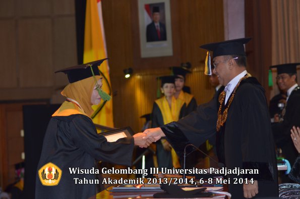 wisuda-unpad-gel-iii-ta-2013_2014-fakultas-kedokteran-oleh-rektor-ilalang-foto-005