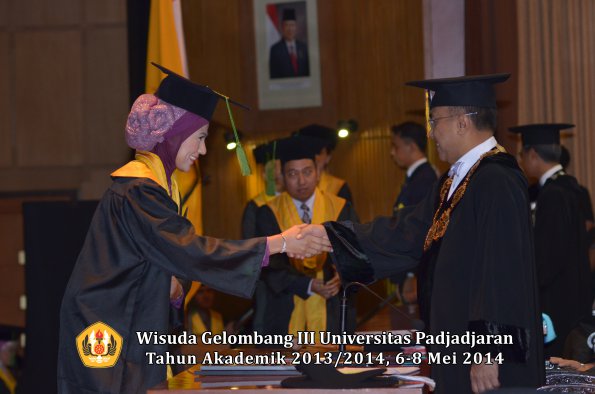 wisuda-unpad-gel-iii-ta-2013_2014-fakultas-kedokteran-oleh-rektor-ilalang-foto-027