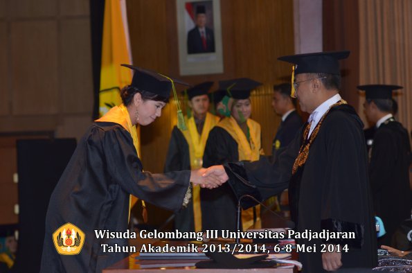 wisuda-unpad-gel-iii-ta-2013_2014-fakultas-kedokteran-oleh-rektor-ilalang-foto-030